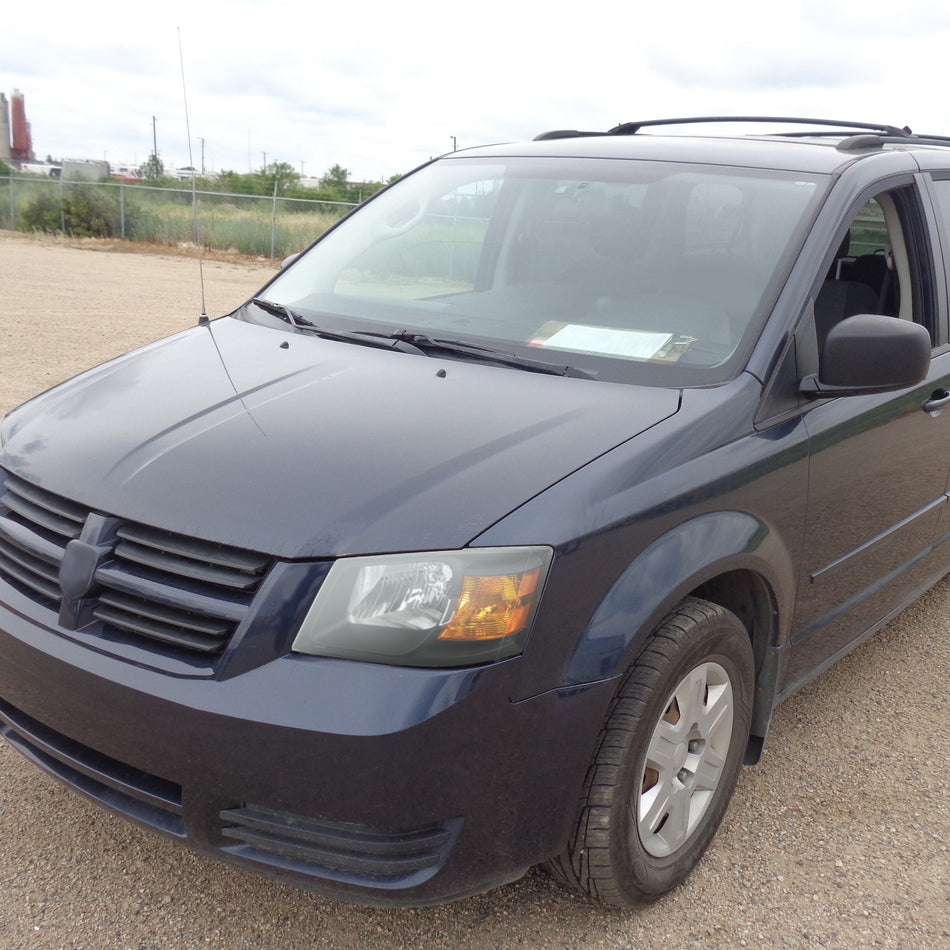 2008-2010 Dodge Grand Caravan Factory Style Crystal Headlights w/ Amber Reflector (Matte Black Housing/Clear Lens)