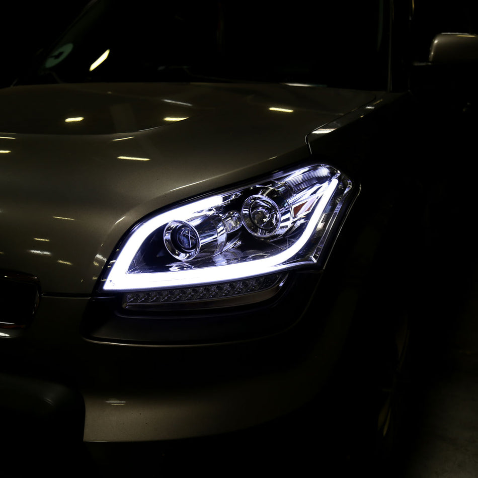 2010-2011 Kia Soul Projector Headlights w/ LED Light Bar & LED Turn Signal Lights (Chrome Housing/Clear Lens)