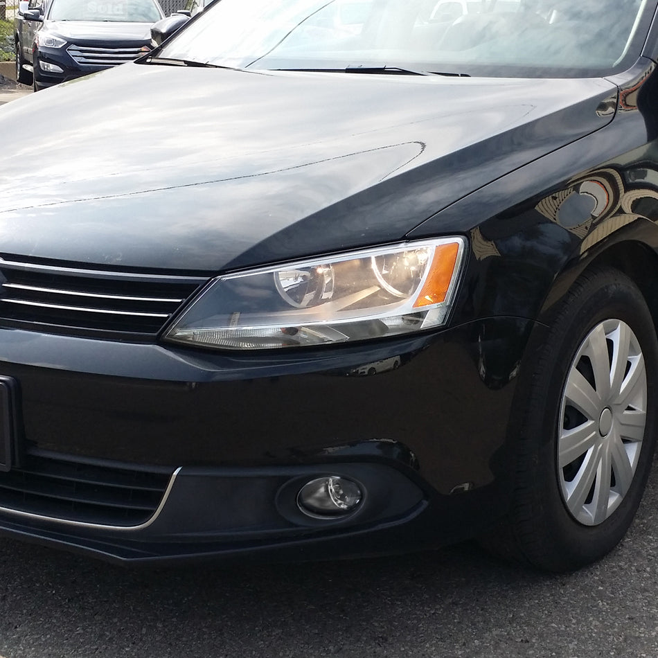 2011-2014 Volkswagen Jetta Sedan 9006 Fog Lights Kit (Chrome Housing/Clear Lens)