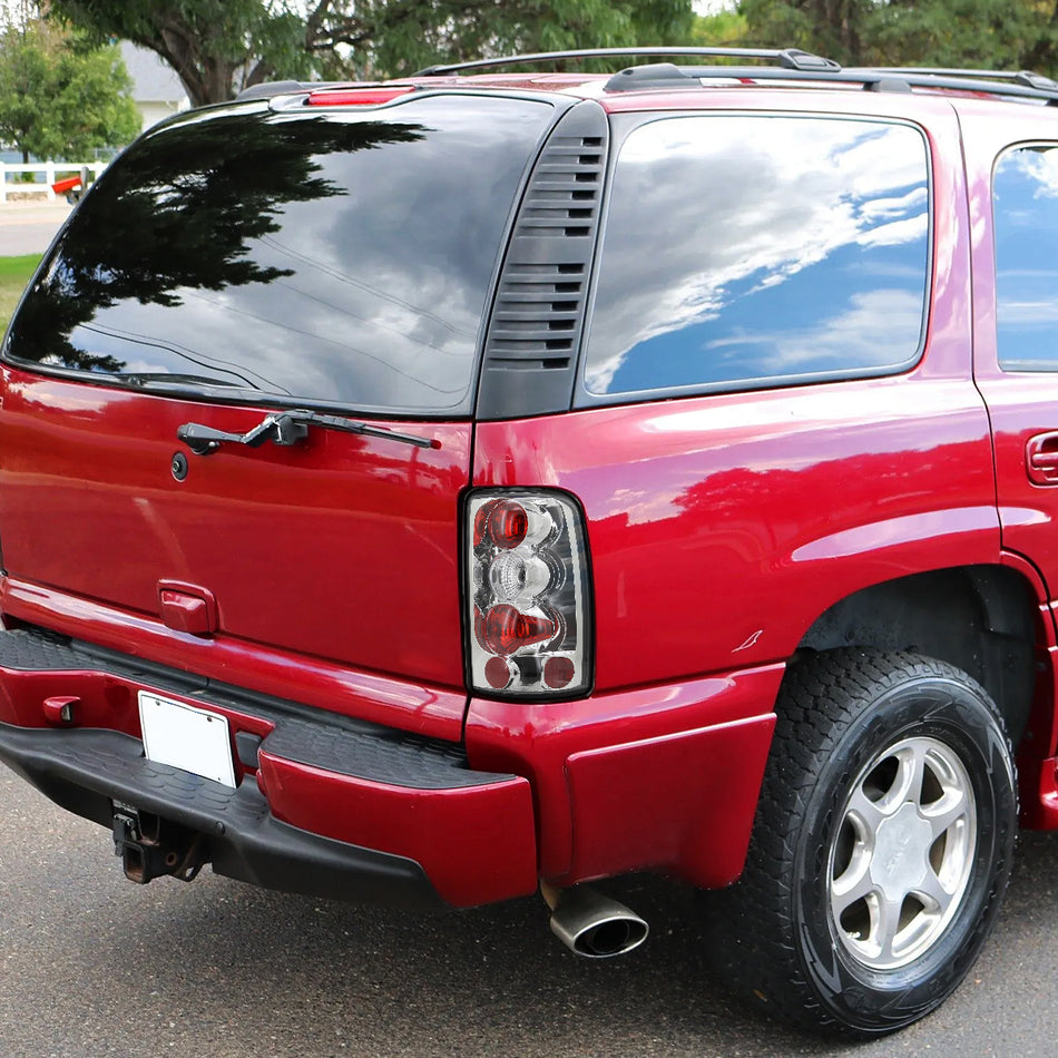 2000-2006 Chevrolet GMC Tahoe/Yukon/Suburban Tail Lights (Chrome Housing/Clear Lens)