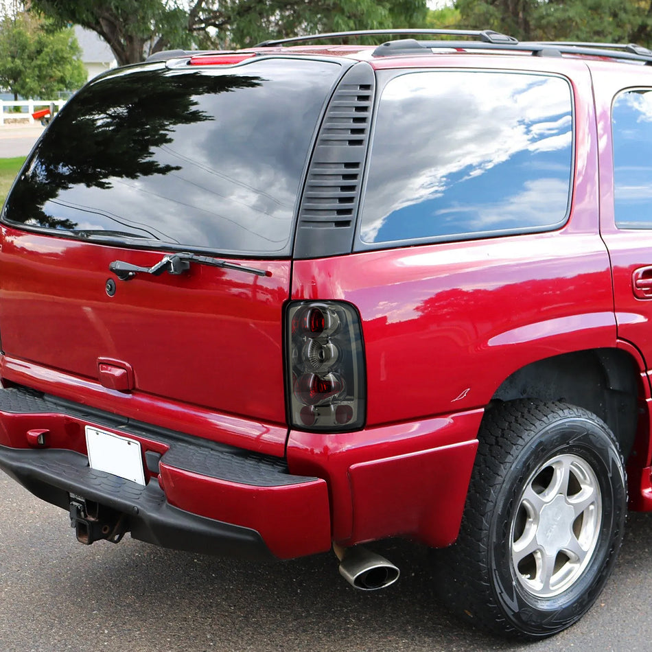 2000-2006 Chevrolet Suburban/Tahoe GMC Yukon/Yukon XL Tail Lights (Chrome Housing/Smoked Lens)
