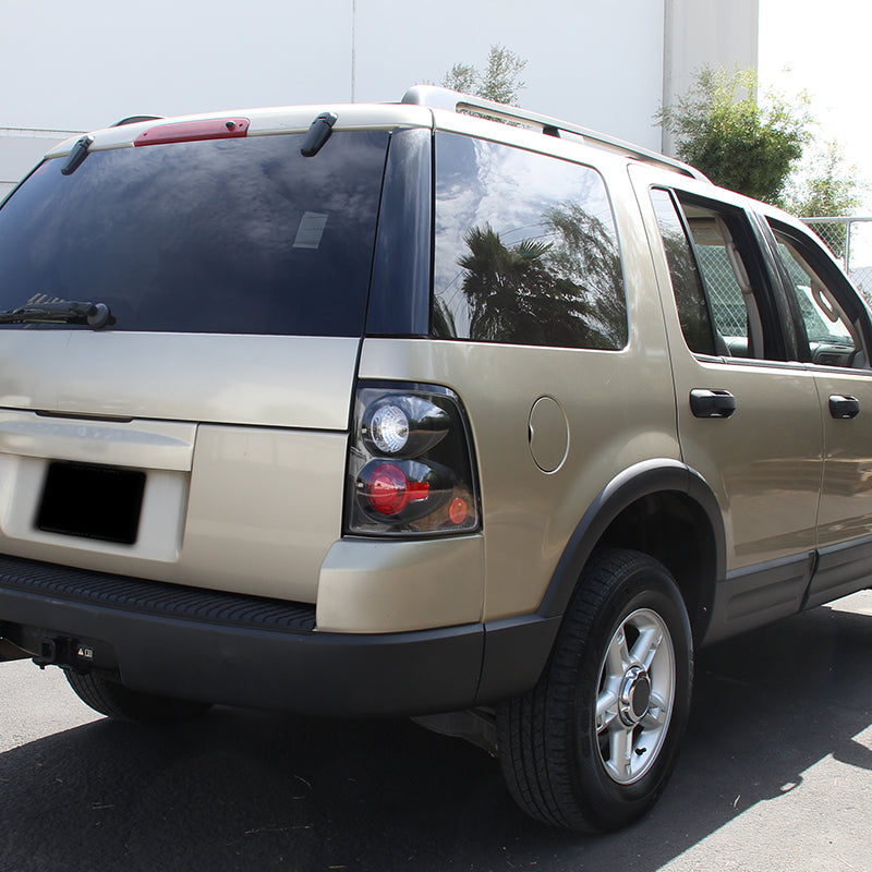 2002-2005 Ford Explorer Tail Lights (Matte Black Housing/Clear Lens)