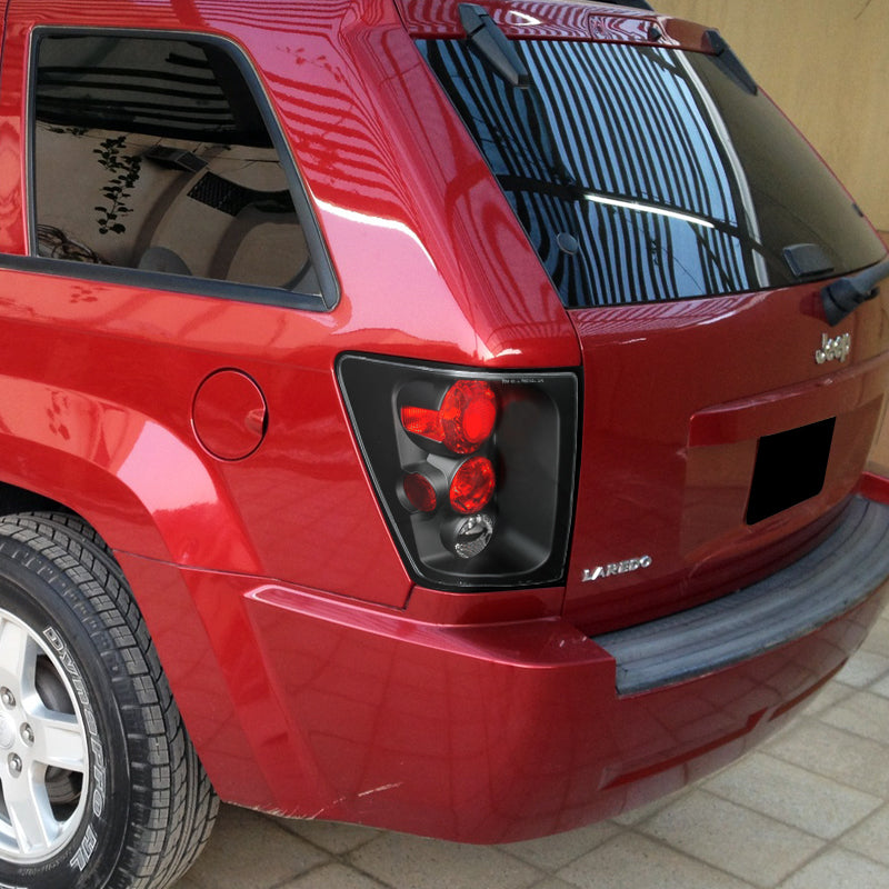 2005-2006 Jeep Grand Cherokee Tail Lights (Matte Black Housing/Clear Lens)