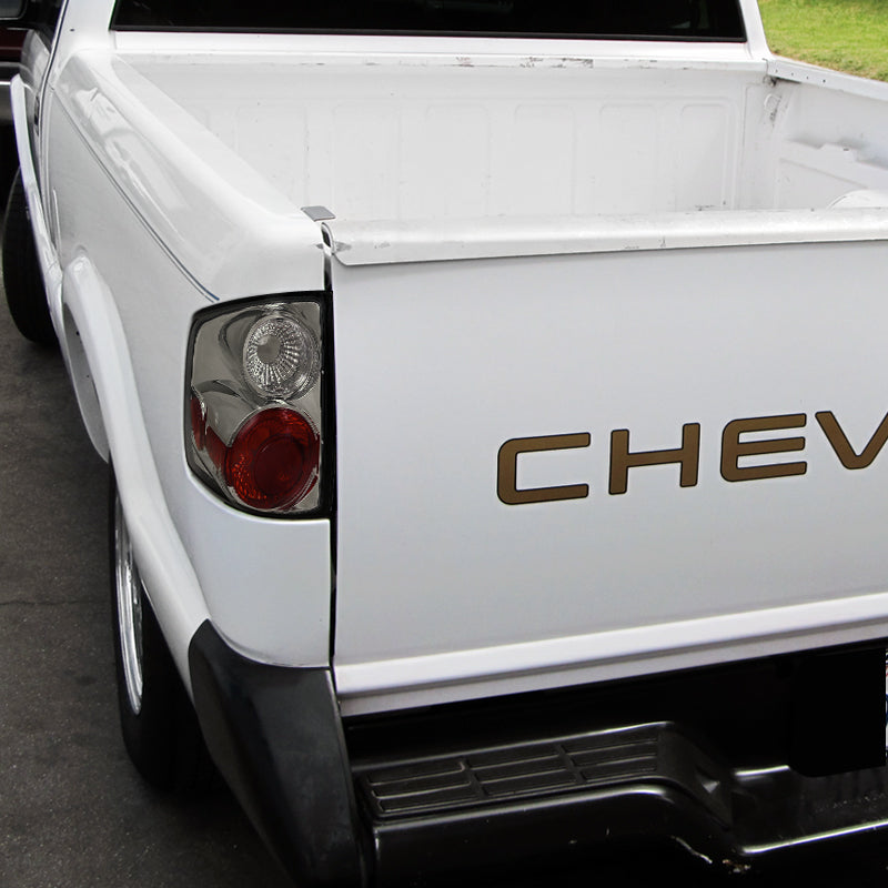 1994-2004 Chevrolet S10/ GMC Sonoma/ Isuzu Hombre Tail Lights (Chrome Housing/Smoked Lens)