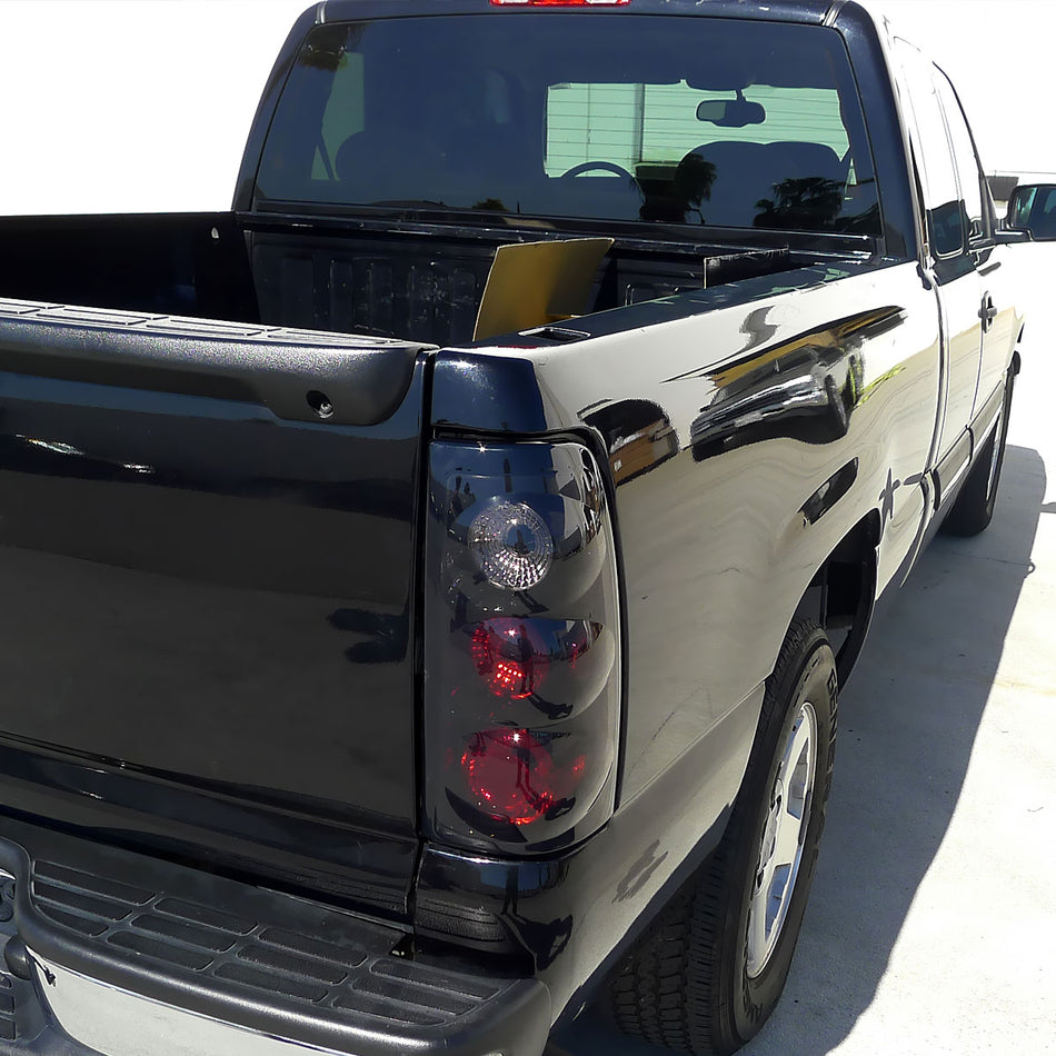 1999-2002 Chevrolet Silverado/ 1999-2006 GMC Sierra Tail Lights (Glossy Black Housing/Smoked Lens)