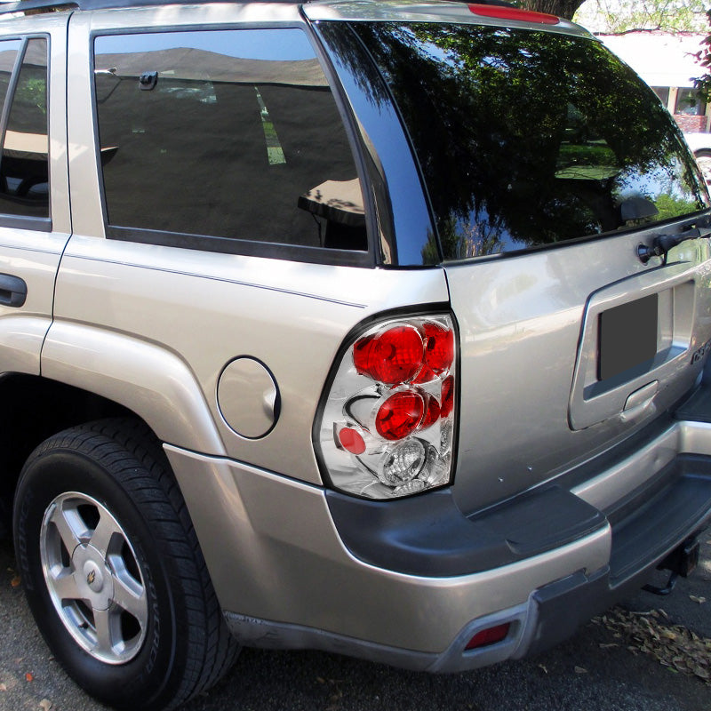 2002-2009 Chevrolet Trailblazer Tail Lights (Chrome Housing/Clear Lens)