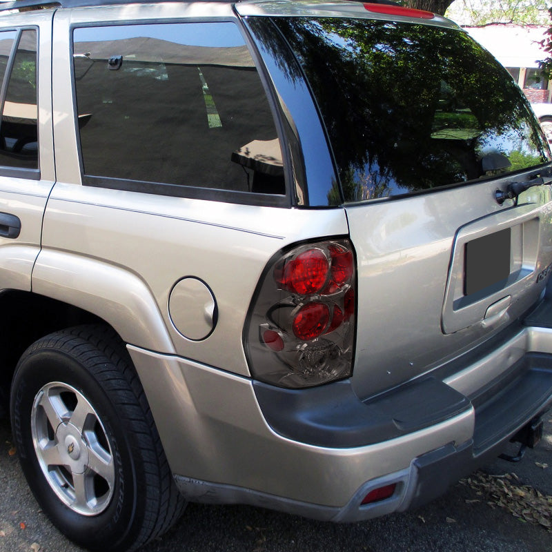 2002-2009 Chevrolet Trailblazer Tail Lights (Chrome Housing/Smoked Lens)